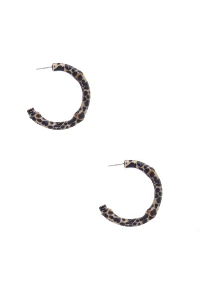 ANIMAL PRINT OPEN HOOP EARRING