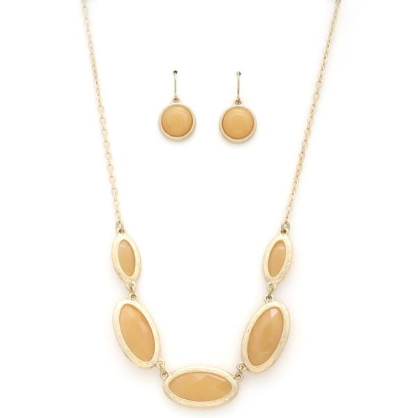 OVAL LINK METAL NECKLACE