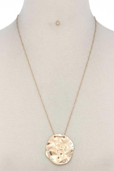 HAMMERED CIRCLE PENDANT NECKLACE