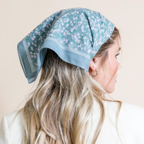 FLOWER FIELD BANDANA FACE MASK
