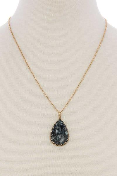 ACETATE TEAR DROP SHAPE PENDANT SHORT NECKLACE