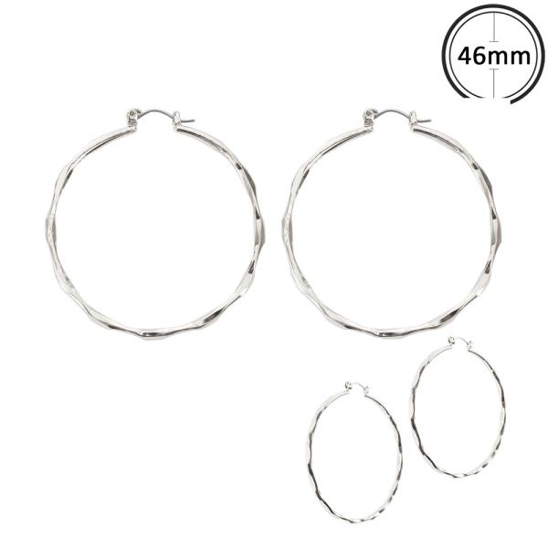 BASIC METAL HOOP EARRING