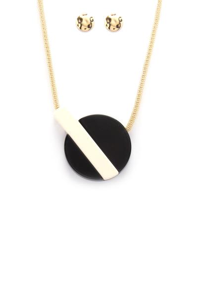 Abstract Acrylic Magnetic Circle Necklace
