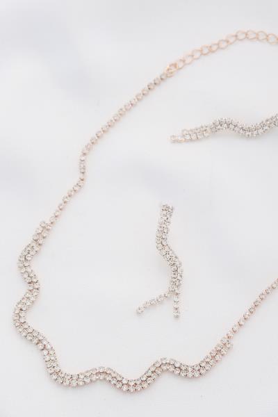 Wavy Rhinestone Necklace