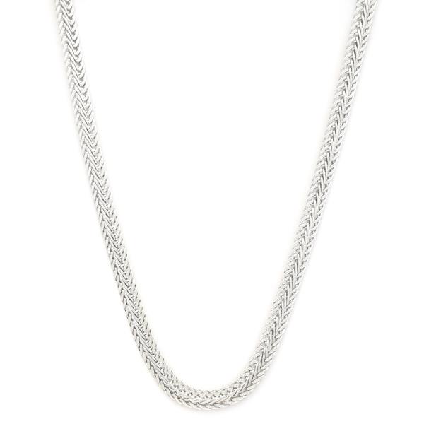 METAL CHAIN NECKLACE