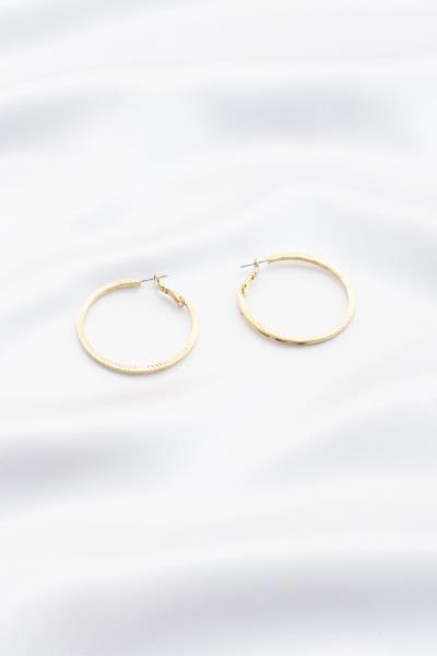 SODAJO TEXTURE SQUARE EDGE HOOP EARRING