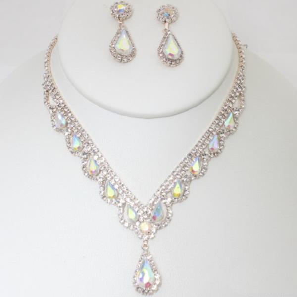 Teardrop Scallop Edge Rhinestone Bridal Necklace