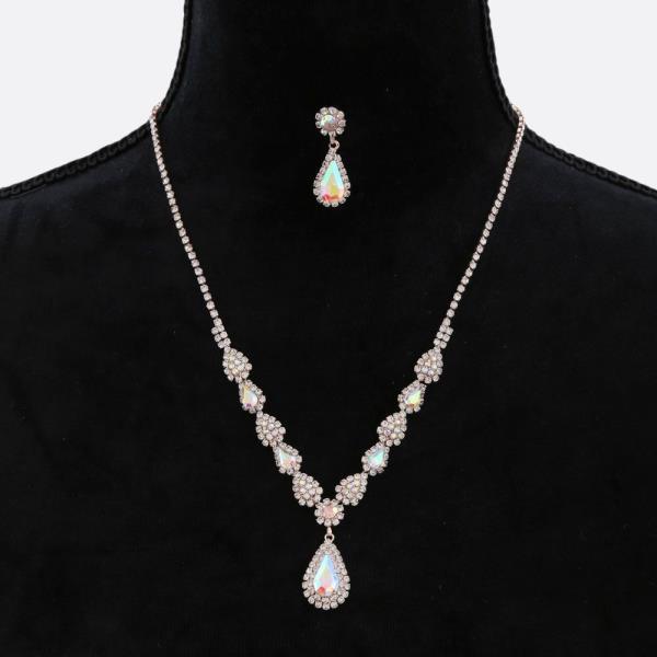 Teardrop Pattern Crystal Bridal Necklace
