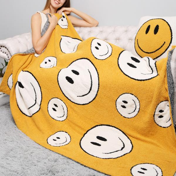 HAPPY FACE THROW BLANKET