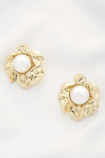 Ruffle Pearl Bead Post Earring