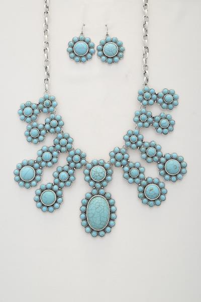Rodeo Western Oval Turquoise Bead Necklace