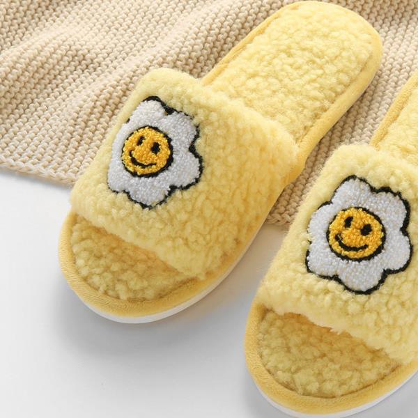 FLOWER HAPPY FACE TEDDY HOME SLIPPER 1 PAIR