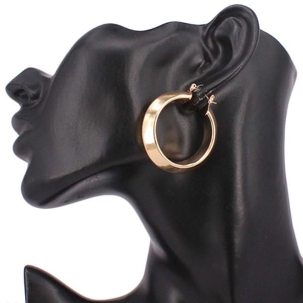 METAL HOOP EARRING