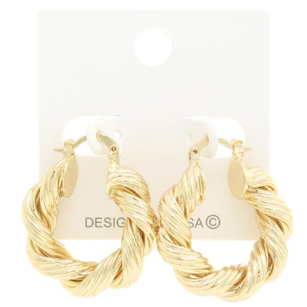 METAL TWIST HOOP EARRING