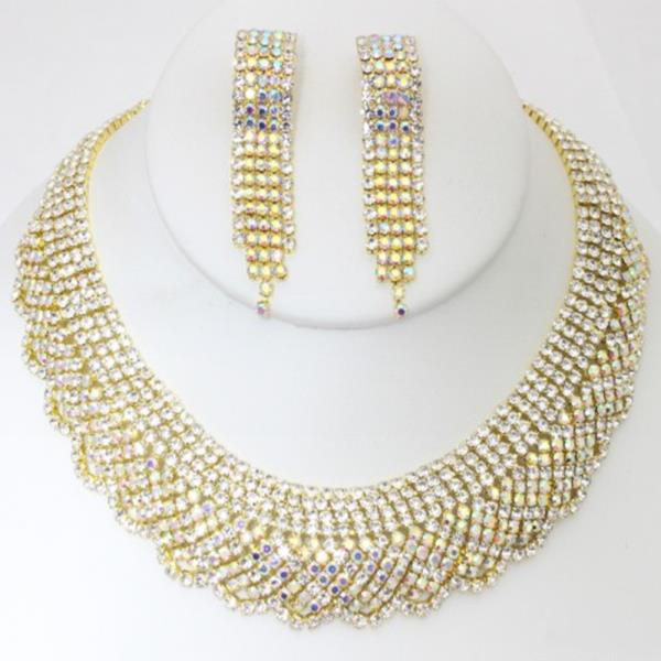 Scallop Edge Rhinestone Necklace