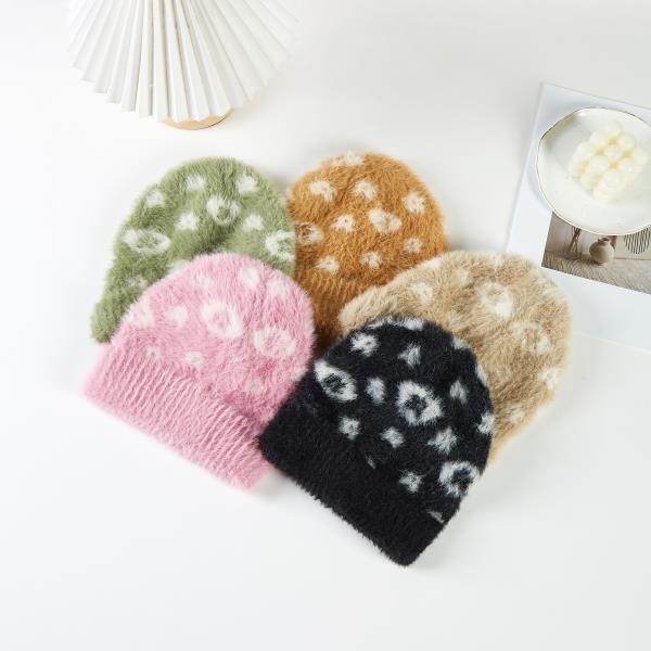 MINI FLOWER PATTERN CHENILLE HAT