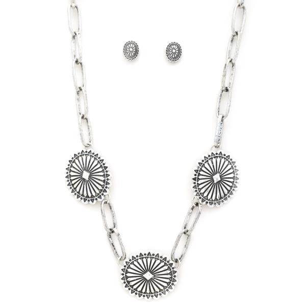 WESTERN CONCHO OVAL LINK METAL NECKLACE