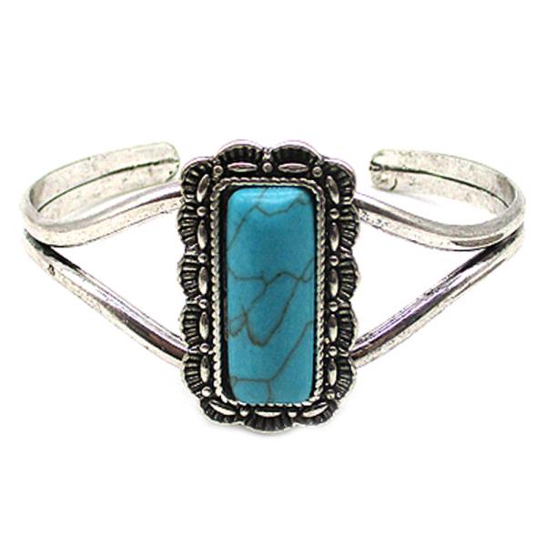 RECTANGLE SCALLOP EDGE CUFF BRACELET