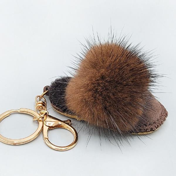 POM POM SLIPPER KEYCHAIN