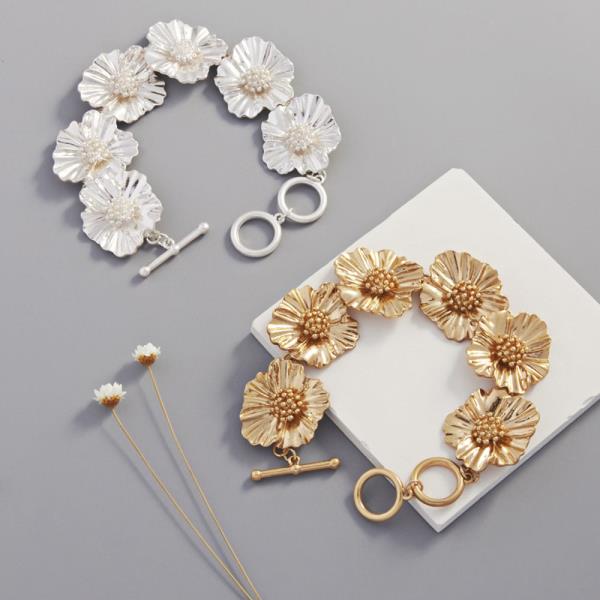 Flower Metal Toggle Clasp Bracelet