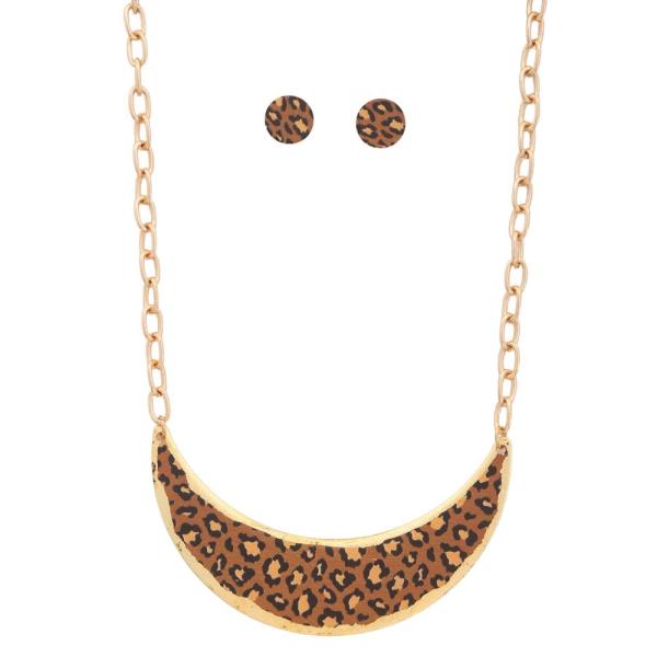 Curve Metal Animal Print Link Metal Necklace
