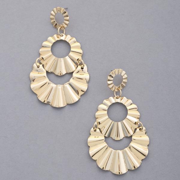 Scallop Edge Metal Dangle Earring