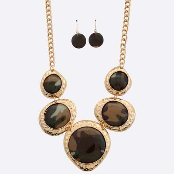 Animal Print Round Metal Link Necklace