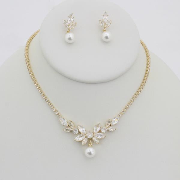 Rhinestone Pearl Necklace Earring Set