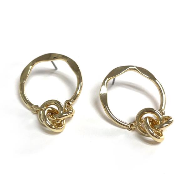Wavy Hoop Earrings with Interlocking Rings