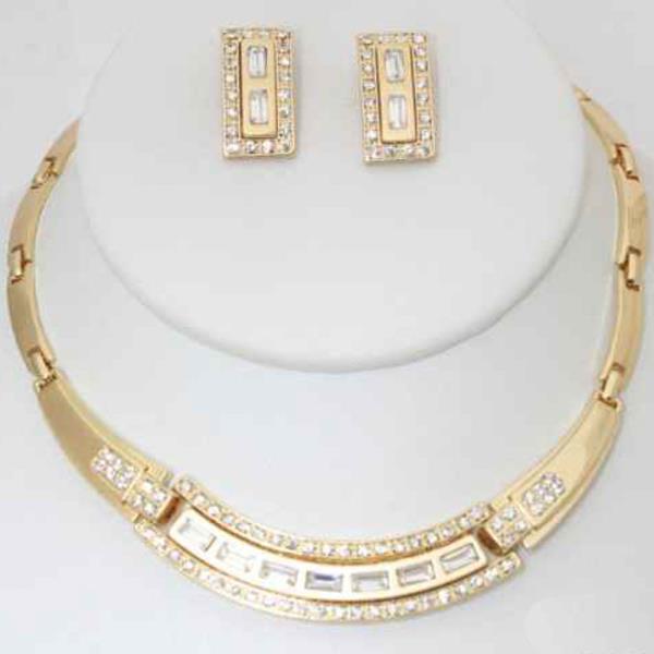 Metal Curve Bar Necklace