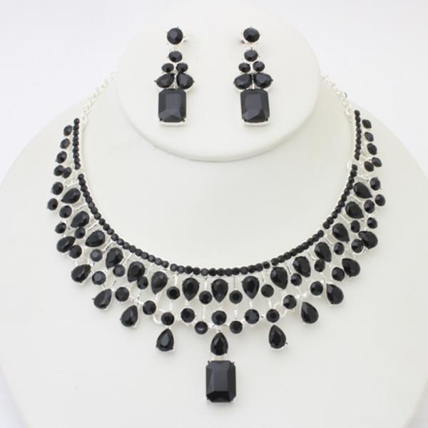 Rhinestone U Necklace Earring Set