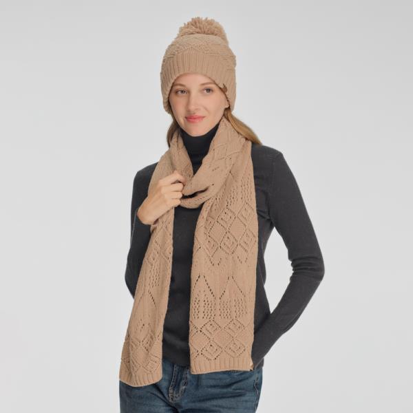 CC DIAMOND LACE PATTERN SCARF