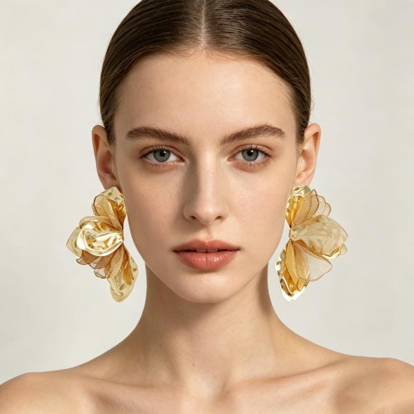 HAMMERED METAL TULLE FLOWER SHAPE EARRING