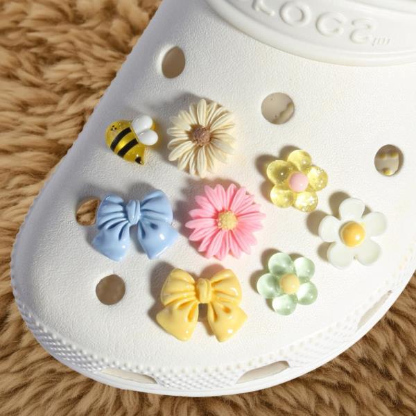 Bee Flowers Bow Shoe Charm