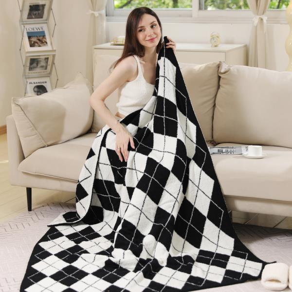 Argyle Pattern Luxury Soft Throw Blanket