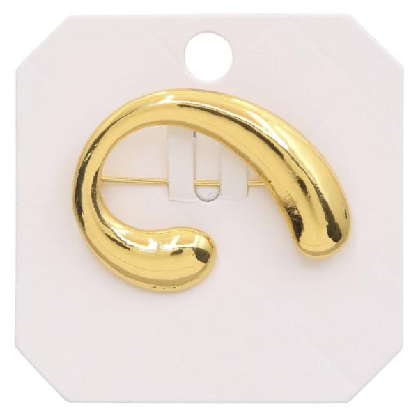 METAL BROOCH