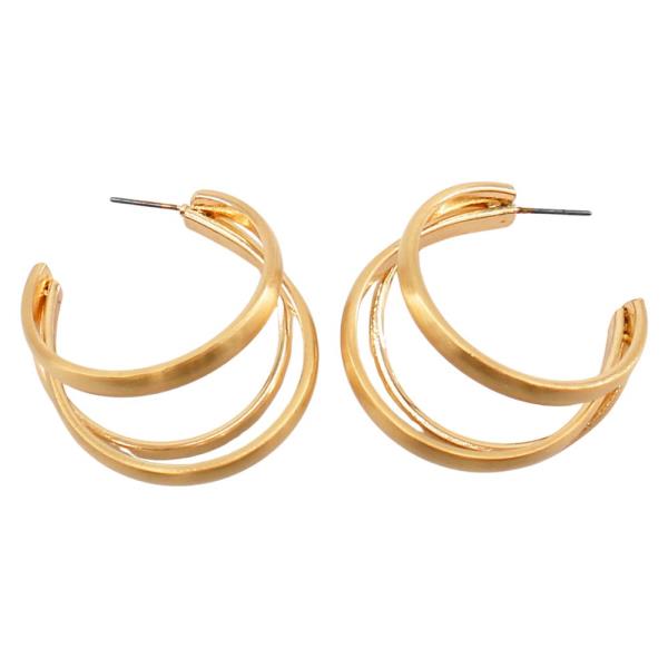 TRIPLE HOOP METAL EARRING