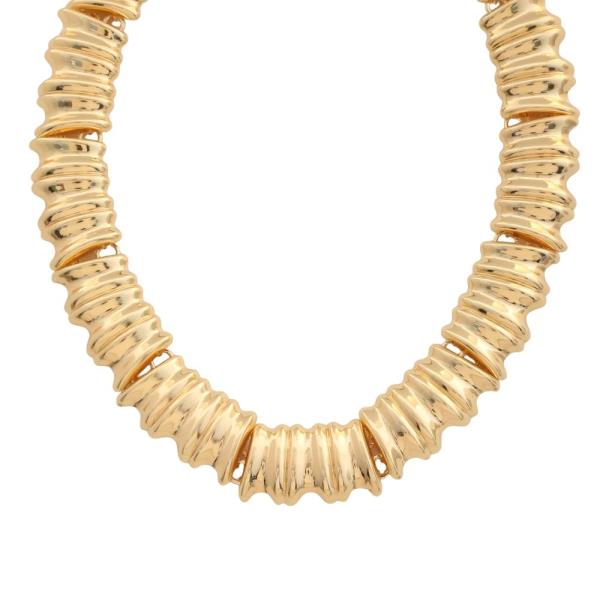 SDJ Ribbed Metal Statement Necklace