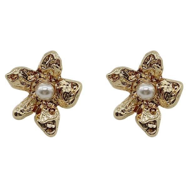 Hammered Flower W Center Pearl Earrings