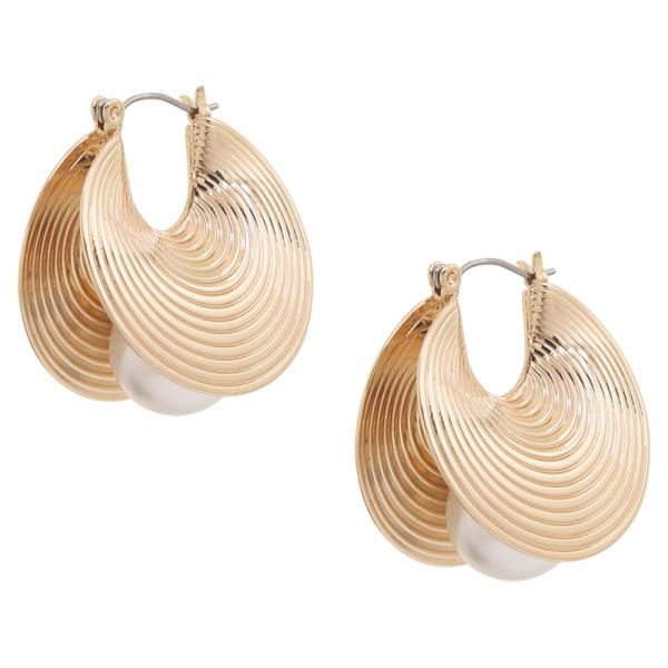 Modern Curve Design Pearl Metal Earring