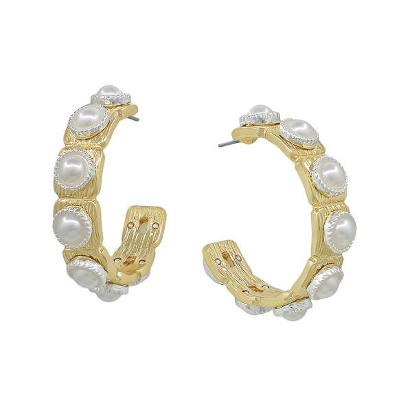 1.4" SQUARE TEXTURED METAL PEARL ACCENT HOOP EARRINGS