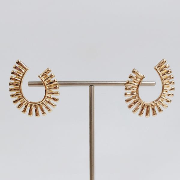 U Metal Post Earring