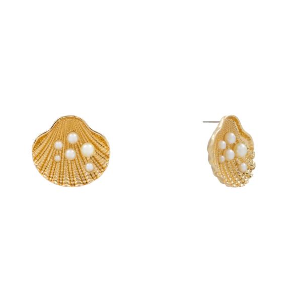 Shell W Pearls Stud Earring