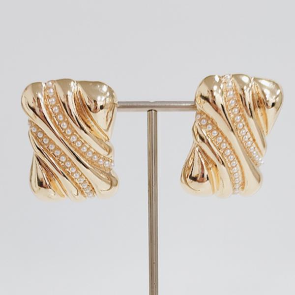Gold Rect Pearl Cushion Rect Earring