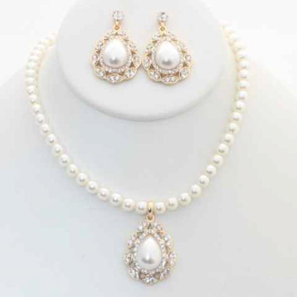 Pearl Teardrop Pendant Necklace Earring Set