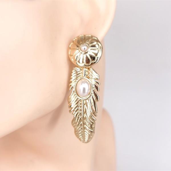 Western Pearl Feather Dangle Earring