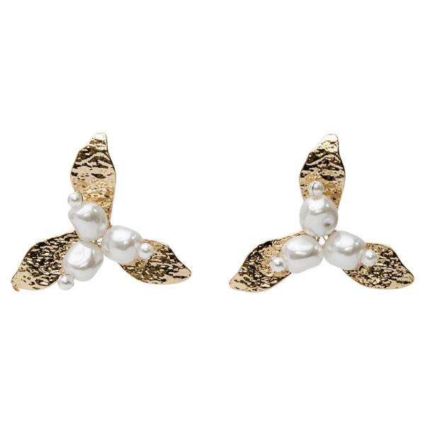 Flower Pearl Center Earrings