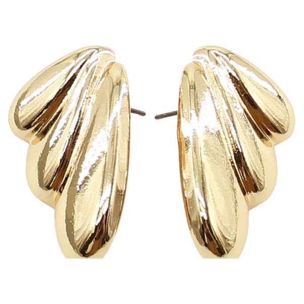 Leaf Motif Post Earring