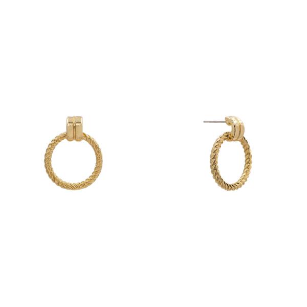 Ribbed Circle Drop Earring