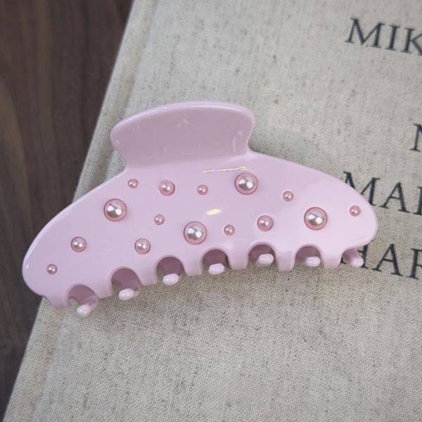 Pearl Hair Claw Clip